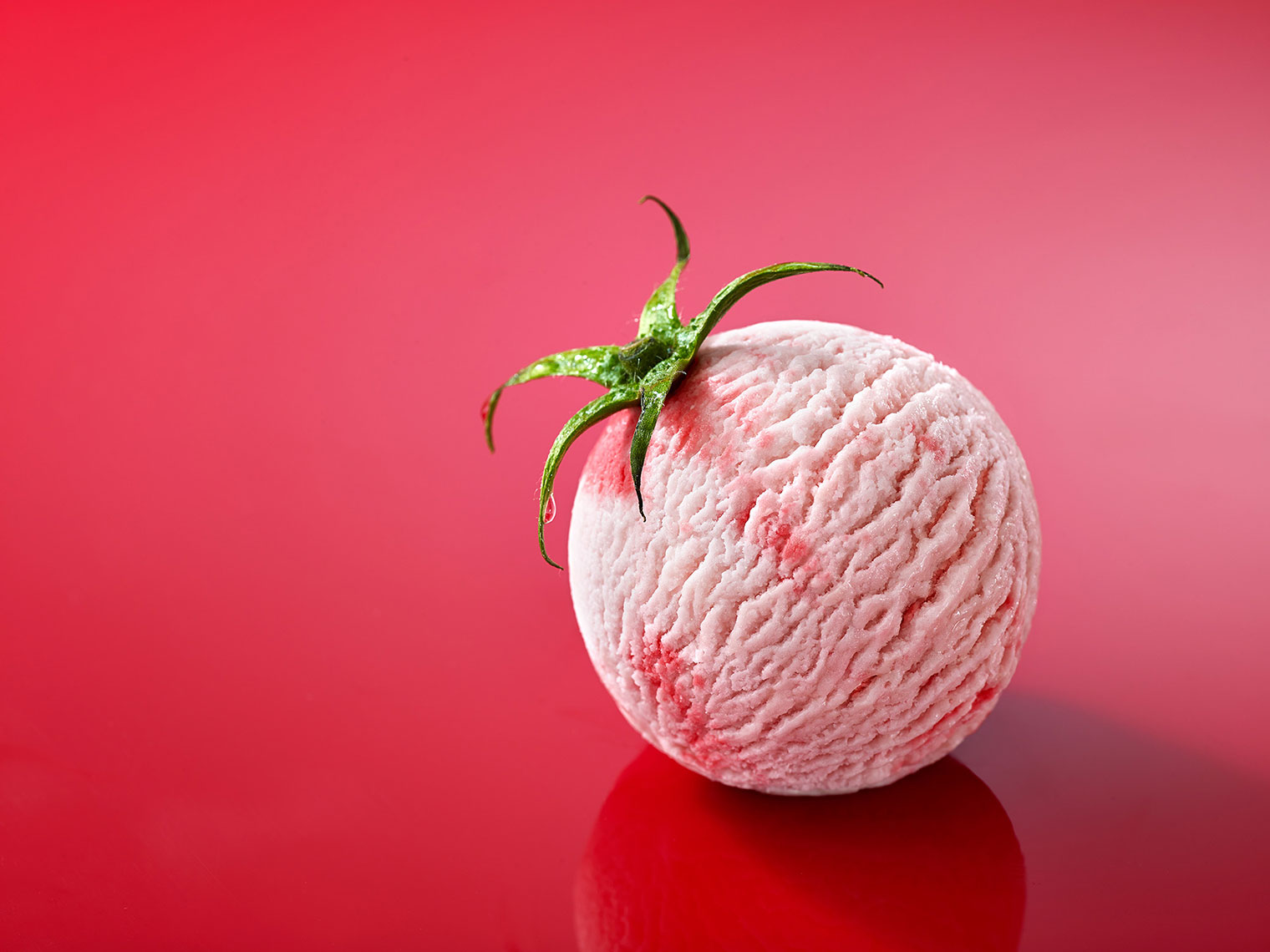 F075_food_shot_tomato_ice_cream.jpg